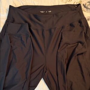 Old Navy Black High-Waisted Leggings with Pockets 3x